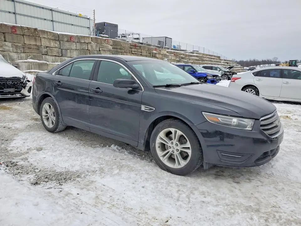 2015 FORD TAURUS SEL  