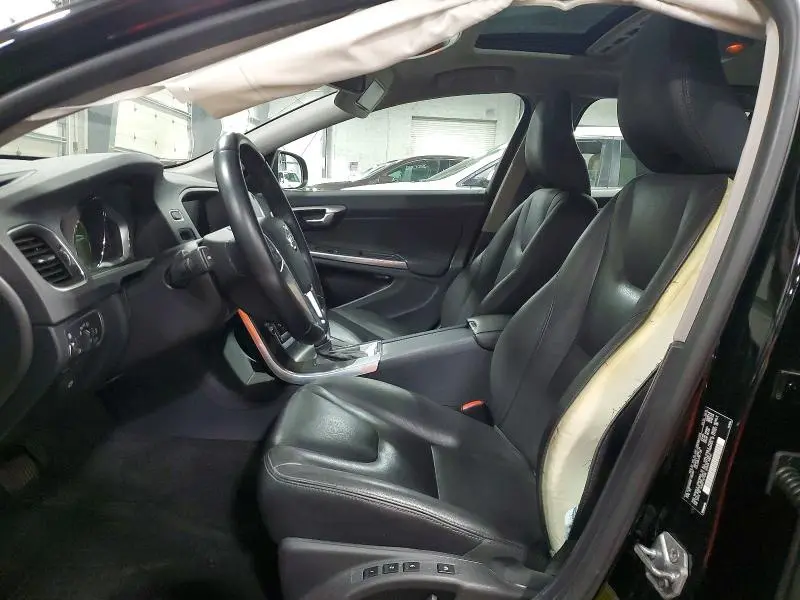2015 VOLVO V60 PREMIER  