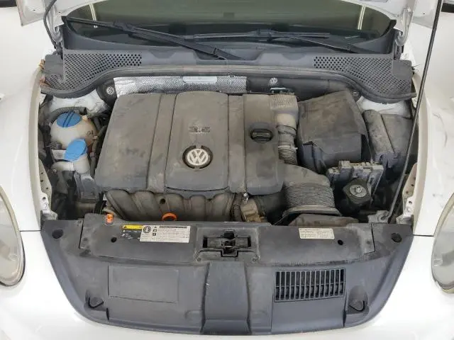 2013 VOLKSWAGEN BEETLE   