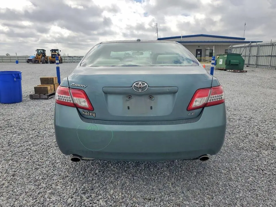 2010 TOYOTA CAMRY LE V6  