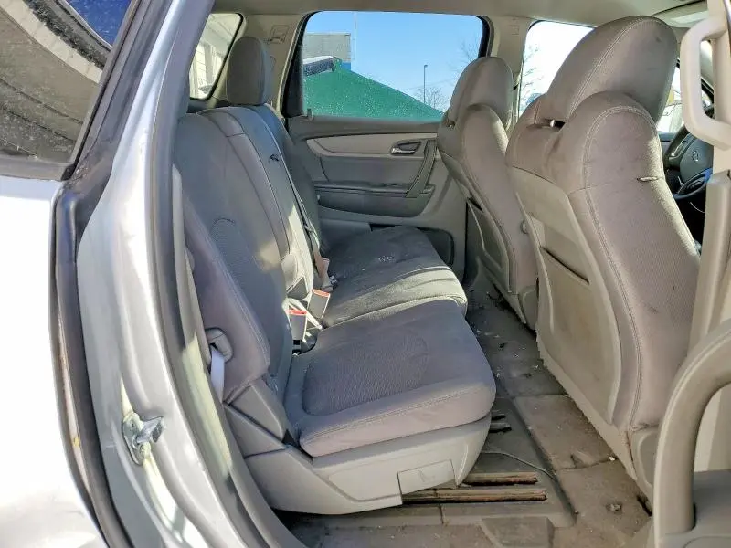 2014 CHEVROLET TRAVERSE LS  