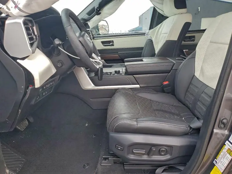 2025 TOYOTA SEQUOIA SR5  