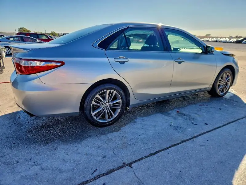 2015 TOYOTA CAMRY SE  