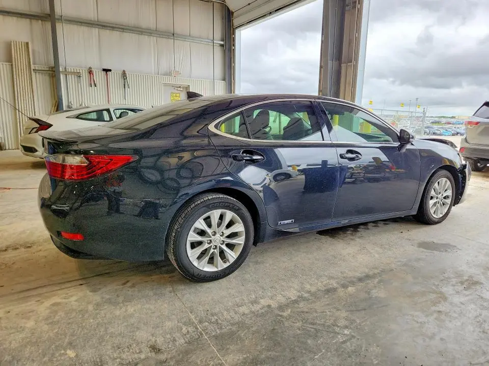 2015 LEXUS ES 300H  