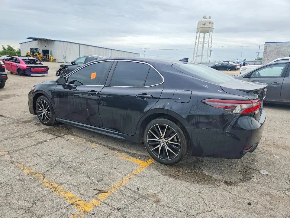 2024 TOYOTA CAMRY SE  