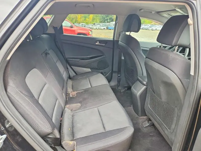 2018 HYUNDAI TUCSON SE  