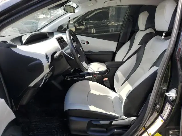 2017 TOYOTA PRIUS   
