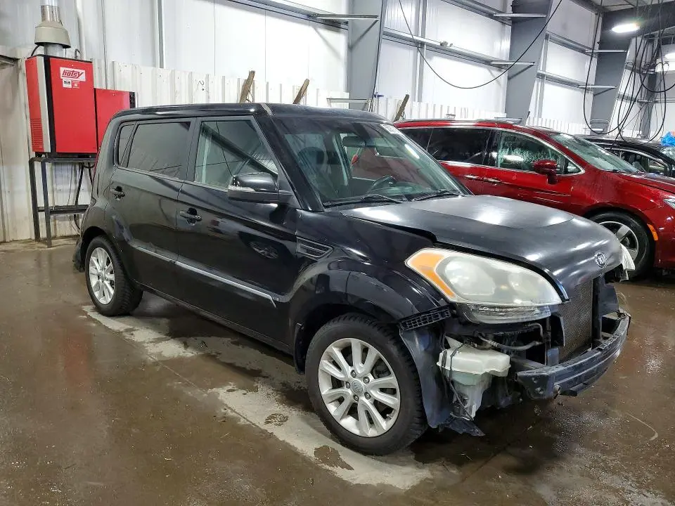 2013 KIA SOUL +  