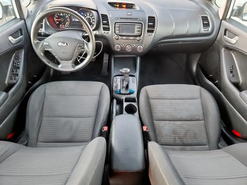 2017 KIA FORTE LX  