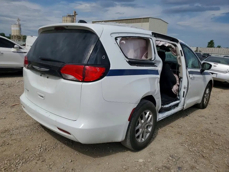 2024 CHRYSLER VOYAGER LX  