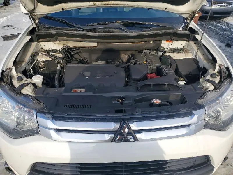 2015 MITSUBISHI OUTLANDER ES  