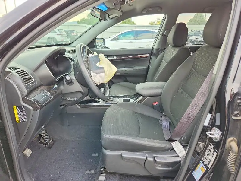 2014 KIA SORENTO LX  