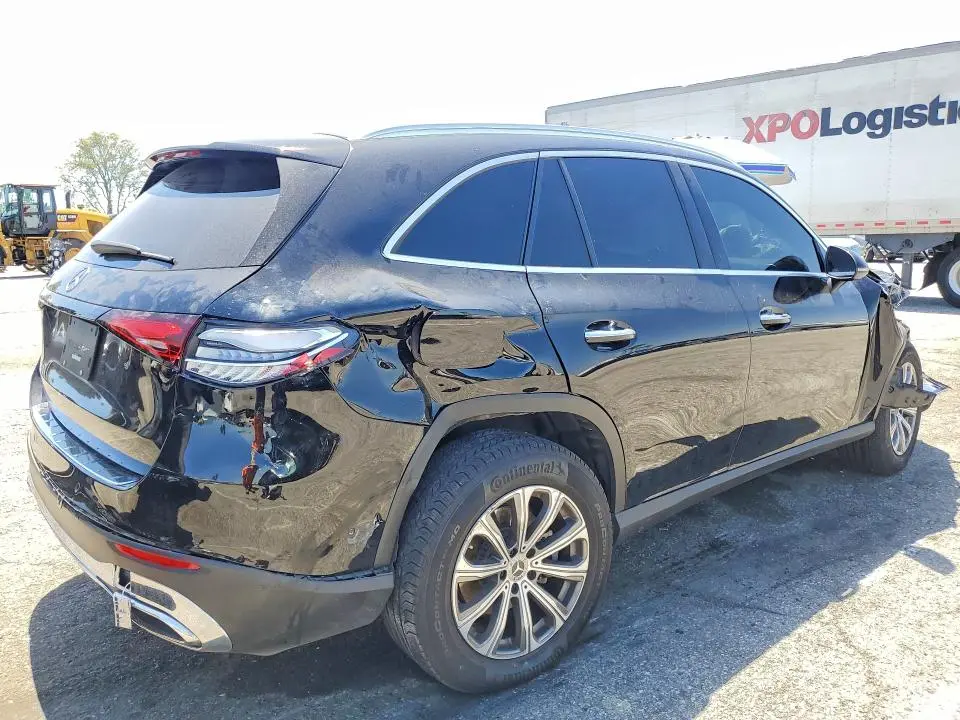 2025 MERCEDES-BENZ GLC 300  