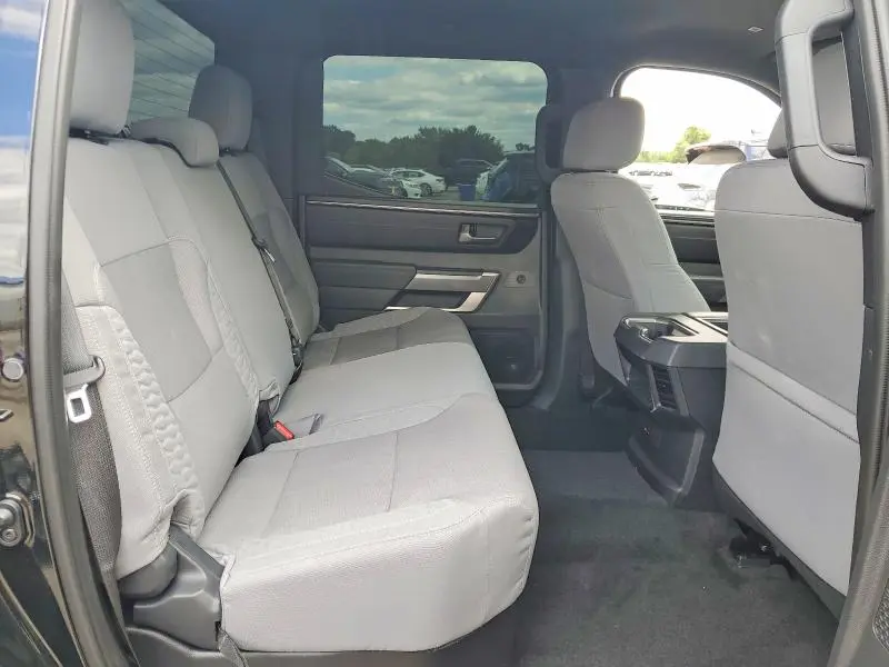 2025 TOYOTA TUNDRA SR5  