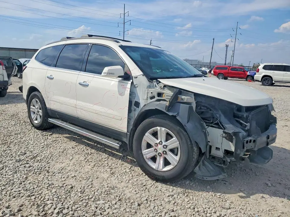 2014 CHEVROLET TRAVERSE LT  