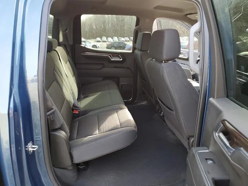 2024 CHEVROLET SILVERADO C1500 LT  