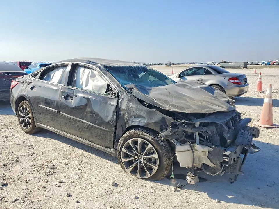 2017 TOYOTA AVALON XLE  