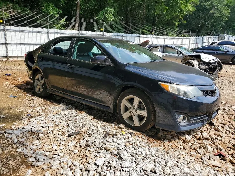 2013 TOYOTA CAMRY SE  