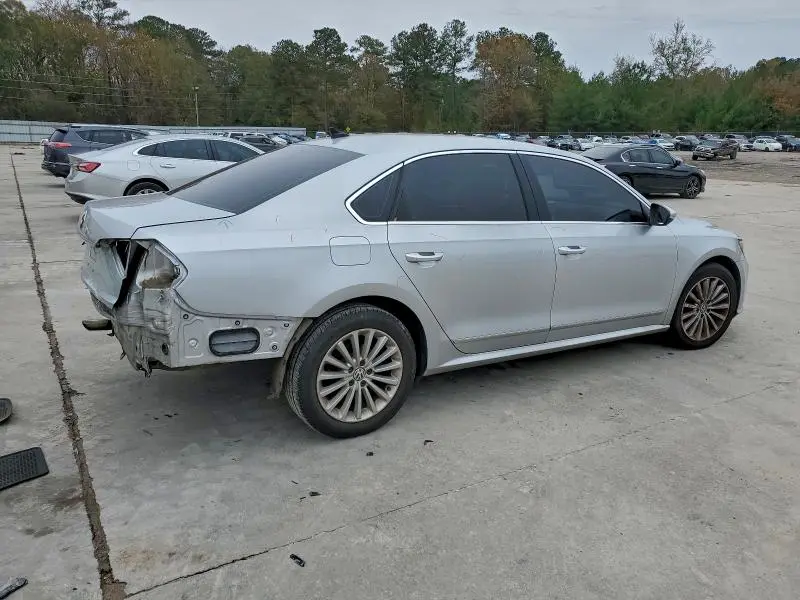 2016 VOLKSWAGEN PASSAT SE  