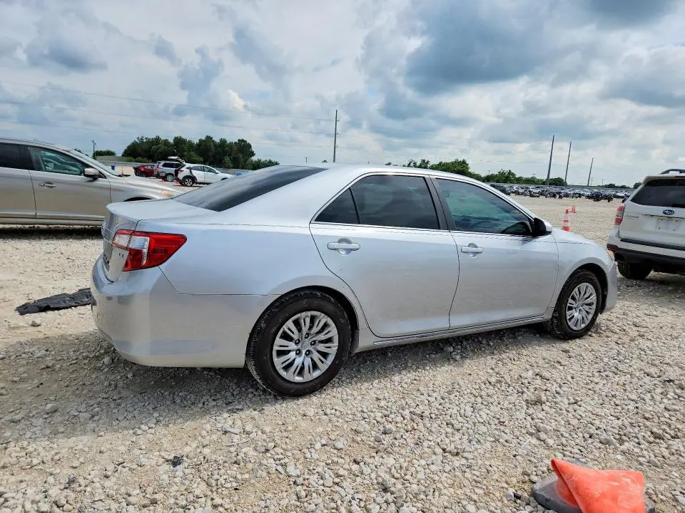 2014 TOYOTA CAMRY LE  