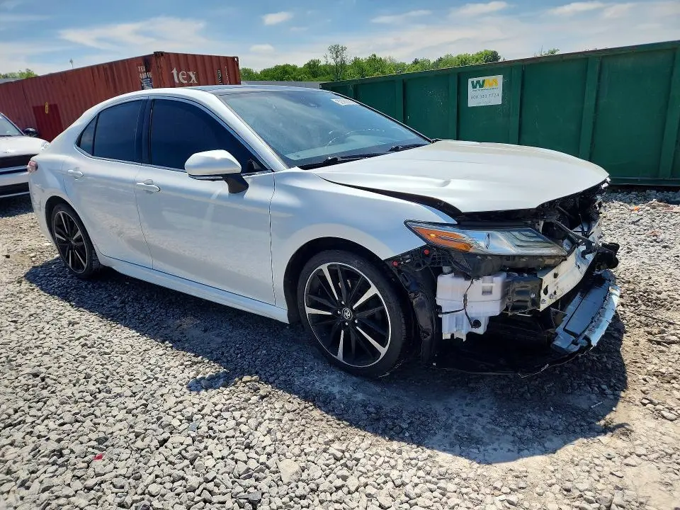 2018 TOYOTA CAMRY XSE  