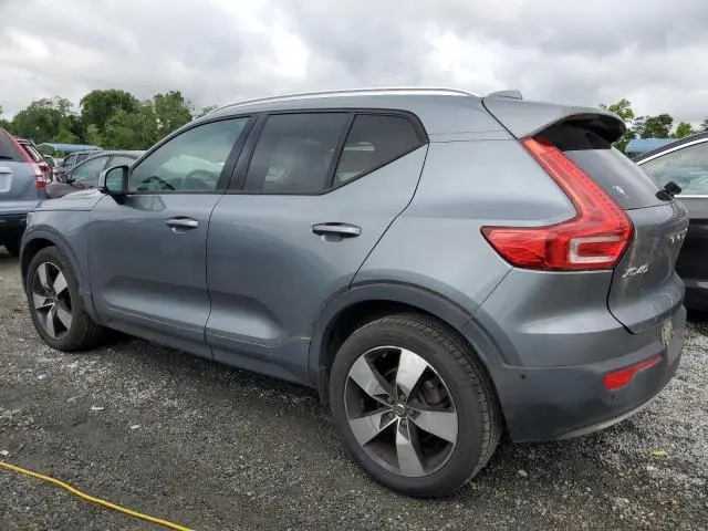 2019 VOLVO XC40 T5 MOMENTUM  