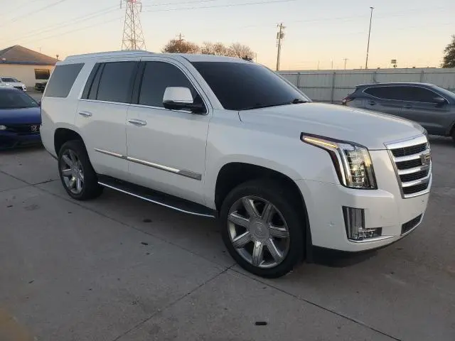 2017 CADILLAC ESCALADE LUXURY  