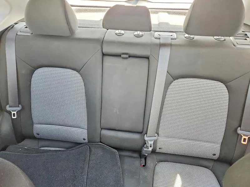 2024 HYUNDAI KONA SE  