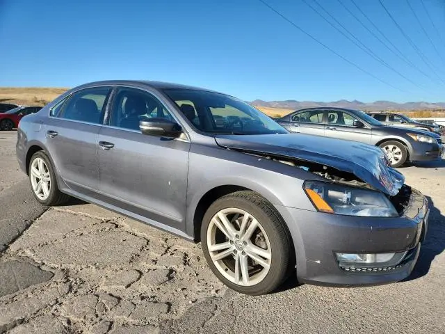 2013 VOLKSWAGEN PASSAT SE  