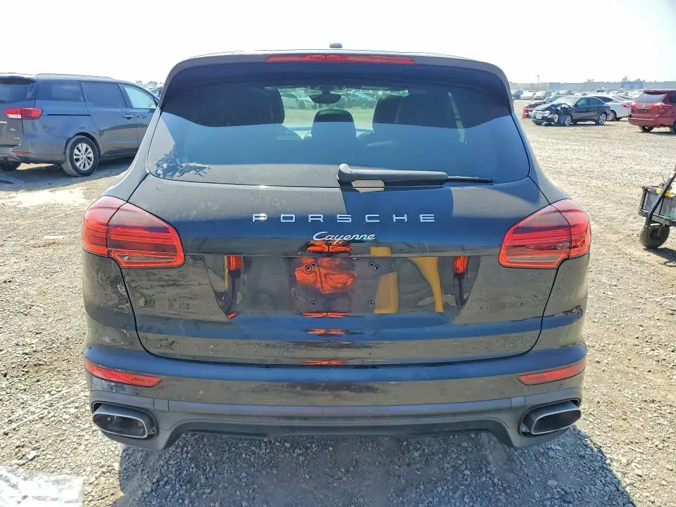 2015 PORSCHE CAYENNE   