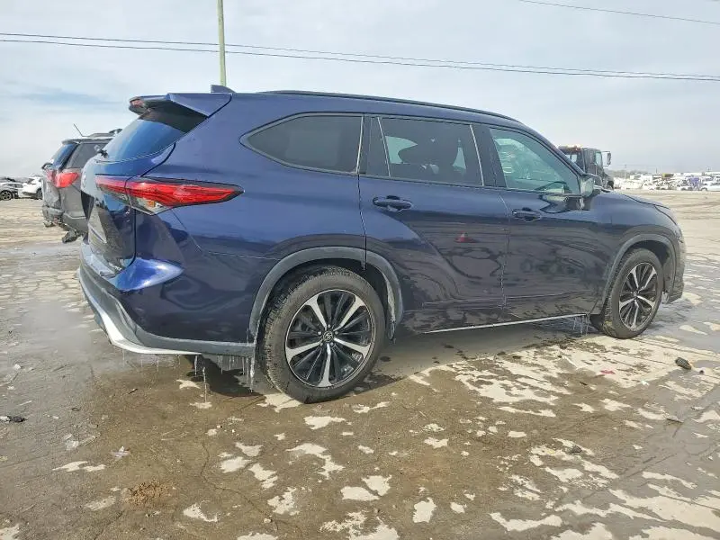2021 TOYOTA HIGHLANDER XSE  