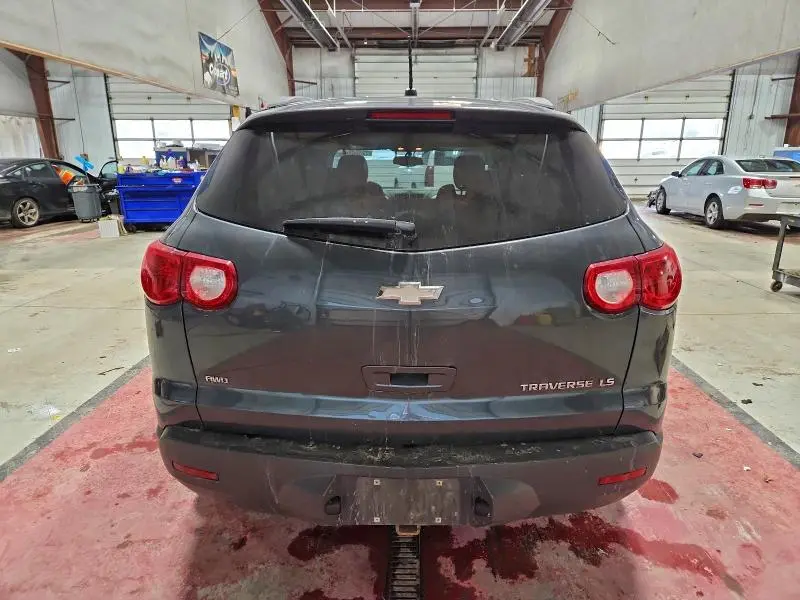 2010 CHEVROLET TRAVERSE LS  