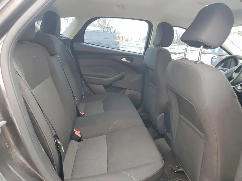 2015 FORD FOCUS SE  