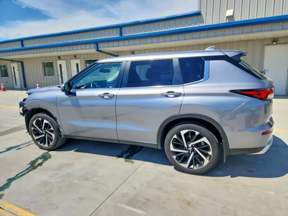 2024 MITSUBISHI OUTLANDER SE  