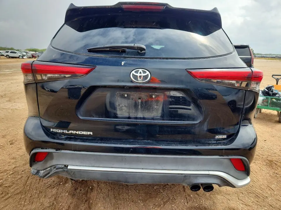 2021 TOYOTA HIGHLANDER XSE  