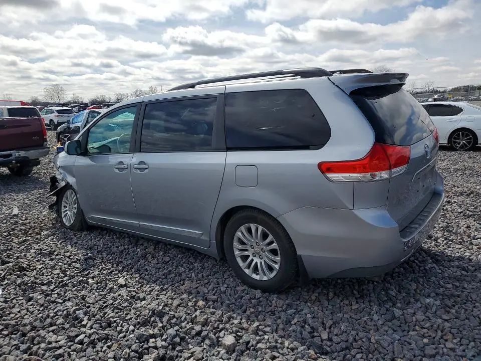 2012 TOYOTA SIENNA XLE 8-PASSENGER  