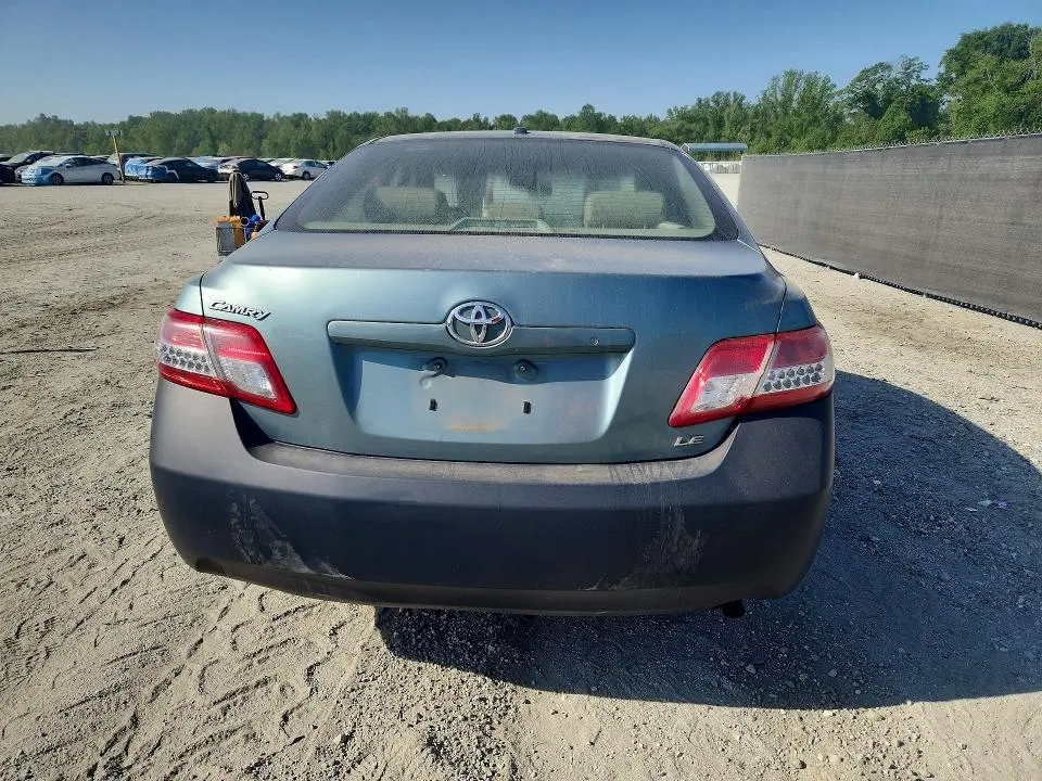 2011 TOYOTA CAMRY LE  