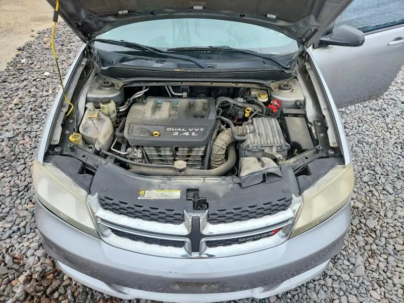 2013 DODGE AVENGER SE  