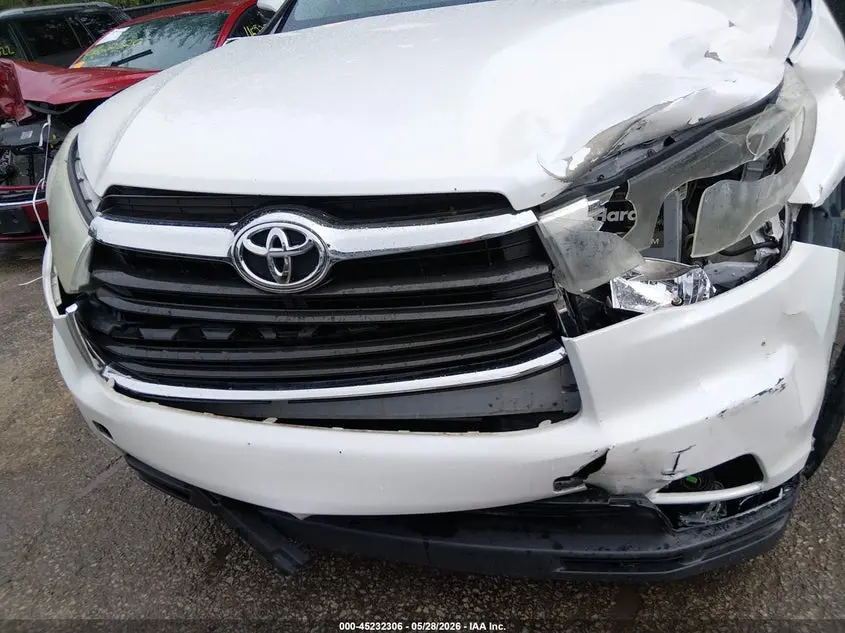 2015 TOYOTA HIGHLANDER LE