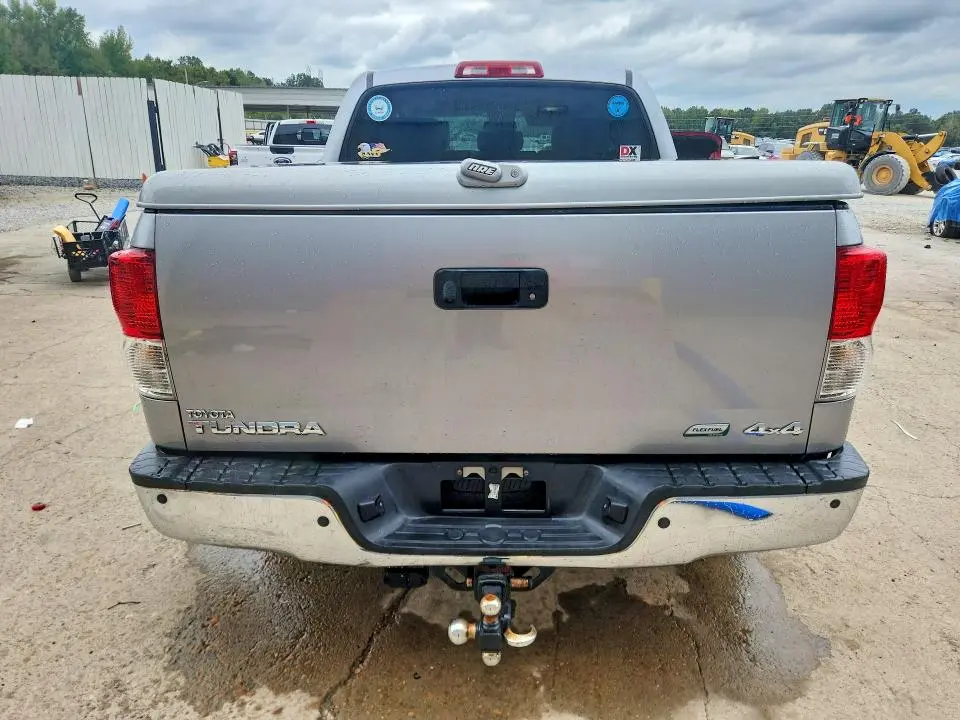 2010 TOYOTA TUNDRA CREWMAX LIMITED  