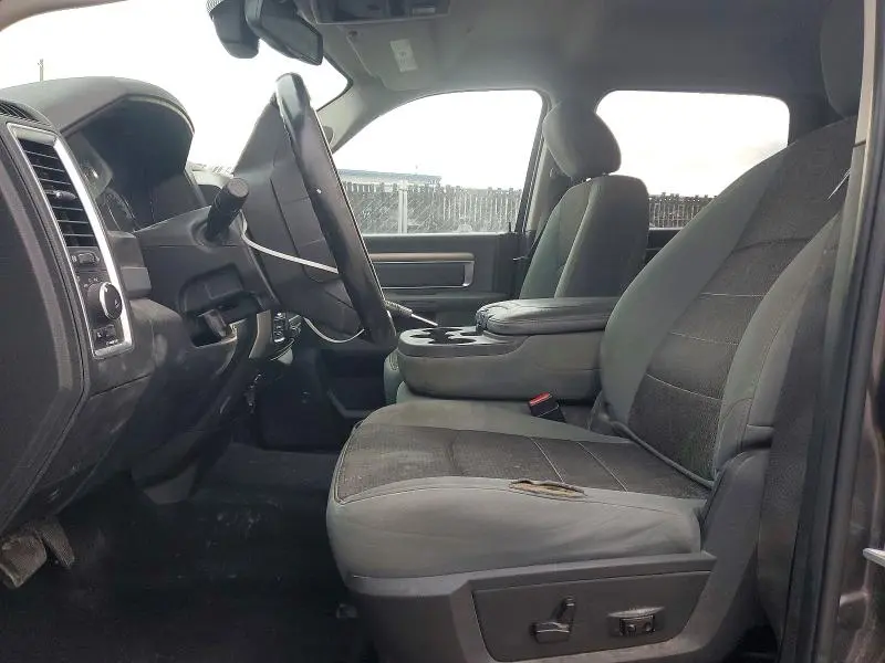 2017 RAM 1500 SLT  