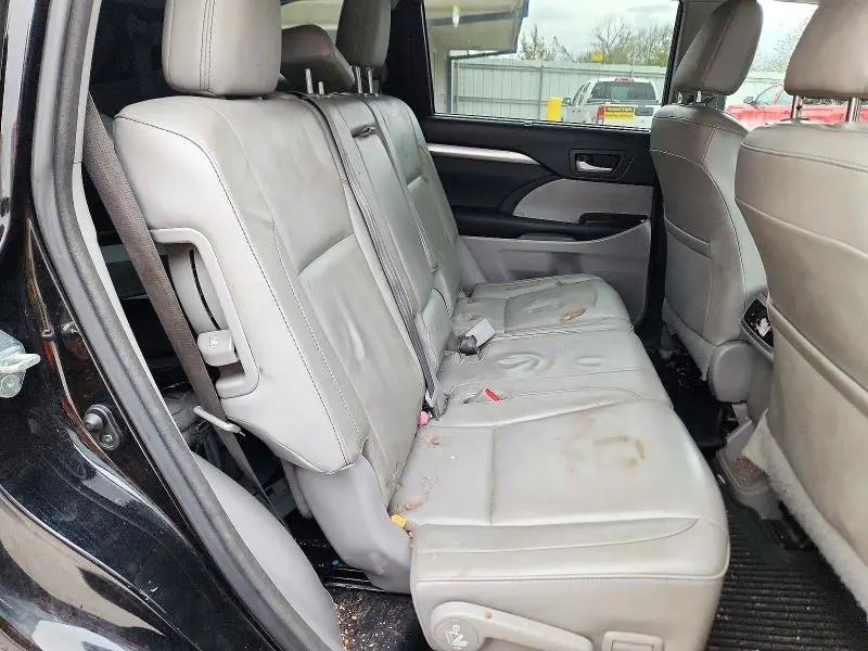 2015 TOYOTA HIGHLANDER XLE  