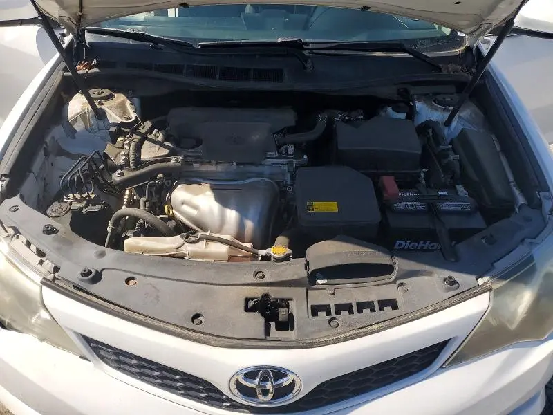 2014 TOYOTA CAMRY SE  