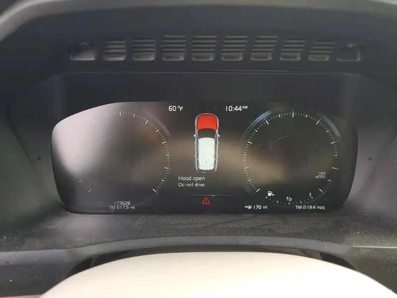 2017 VOLVO XC90 T6  