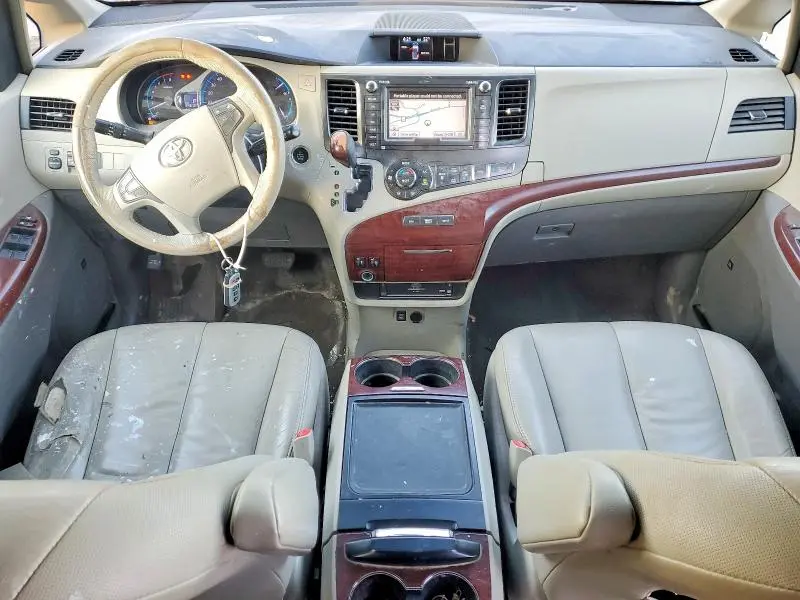 2014 TOYOTA SIENNA XLE 7-PASSENGER  