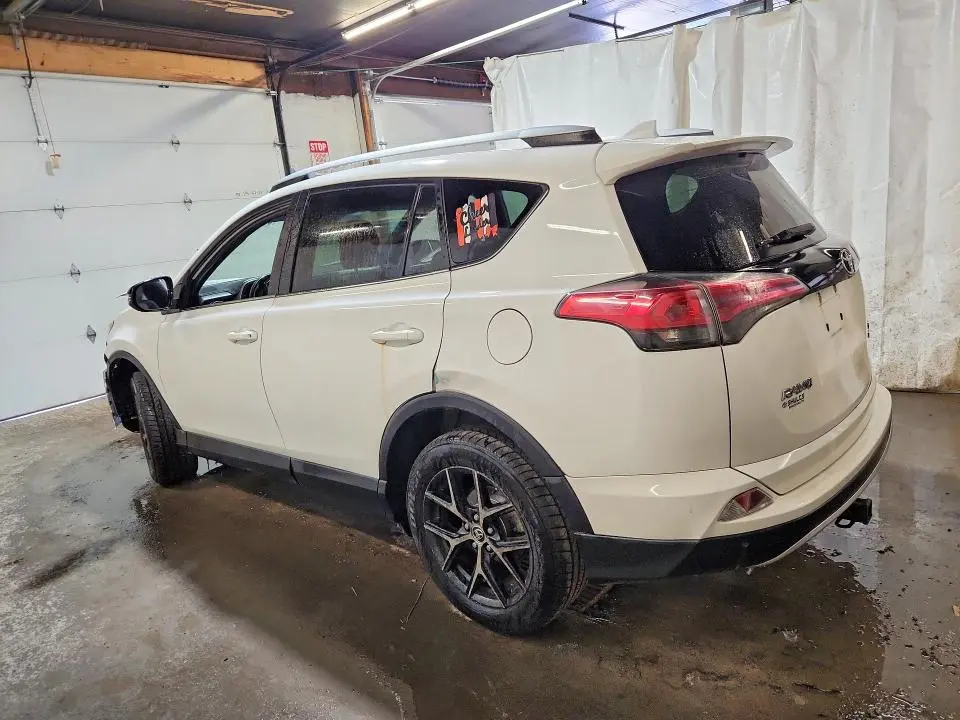 2016 TOYOTA RAV4 SE  