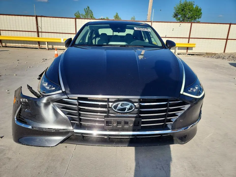 2022 HYUNDAI SONATA SE  