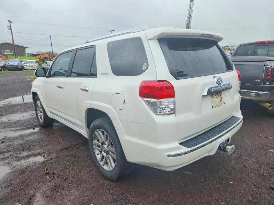 2013 TOYOTA 4RUNNER SR5  
