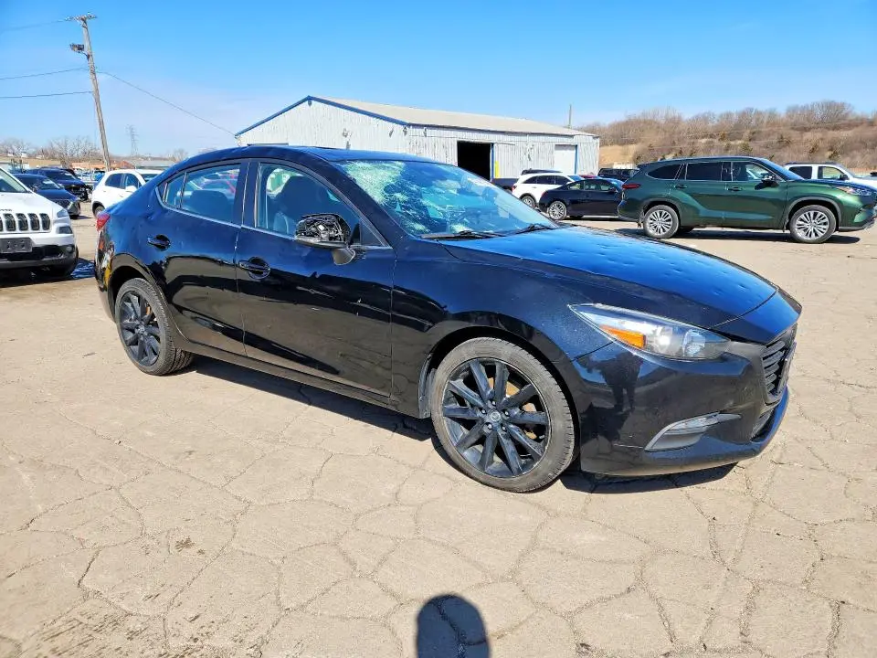 2017 MAZDA 3 TOURING  