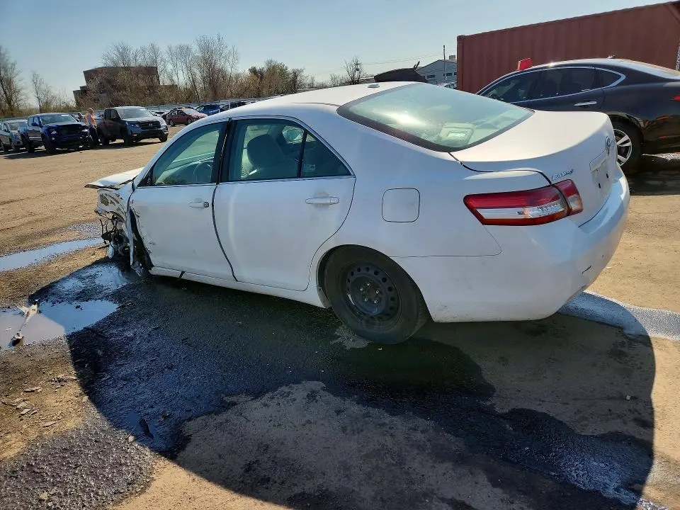 2011 TOYOTA CAMRY LE  